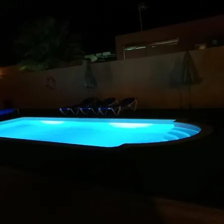 Вилла Luxury At Golf Course Коста-де-Антигуа